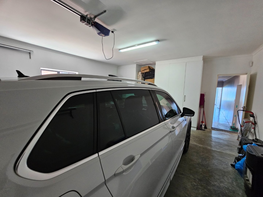 3 Bedroom Property for Sale in Dwarswegstrand Western Cape